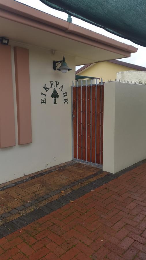 Eikepark Self Catering Apartment Stellenbosch Exterior photo